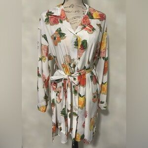 🍂 Victoria's Secret Collection Floral Robe with flower buttons